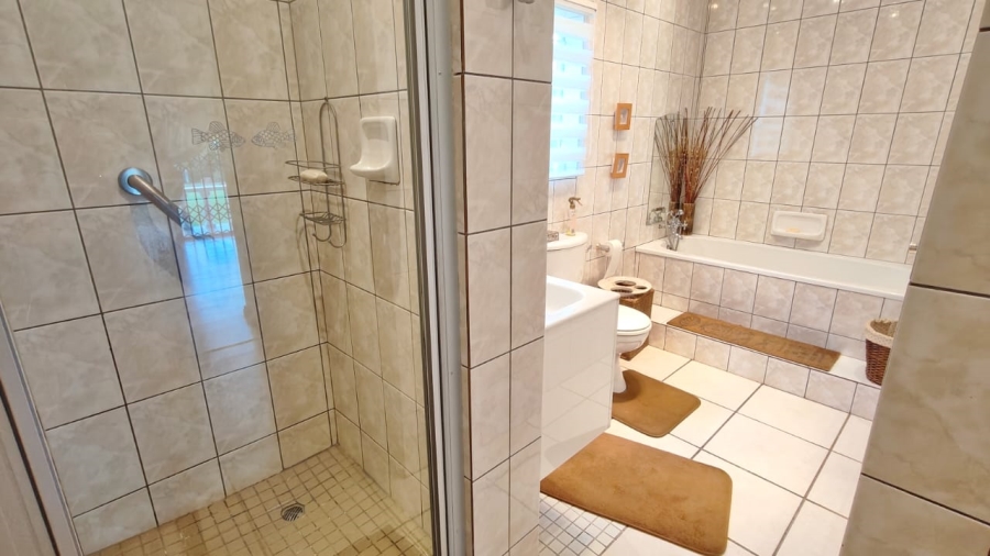 4 Bedroom Property for Sale in Vaal Marina Gauteng