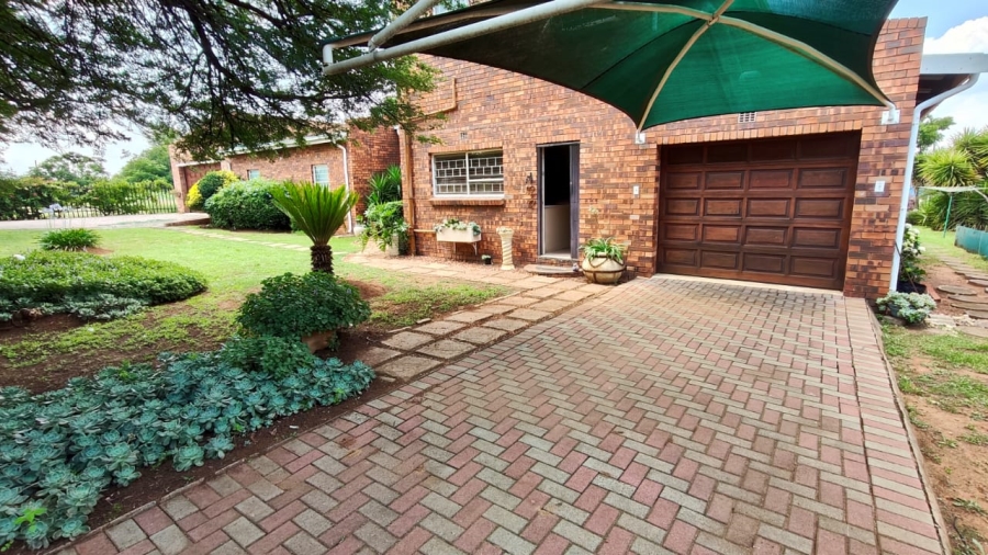 4 Bedroom Property for Sale in Vaal Marina Gauteng