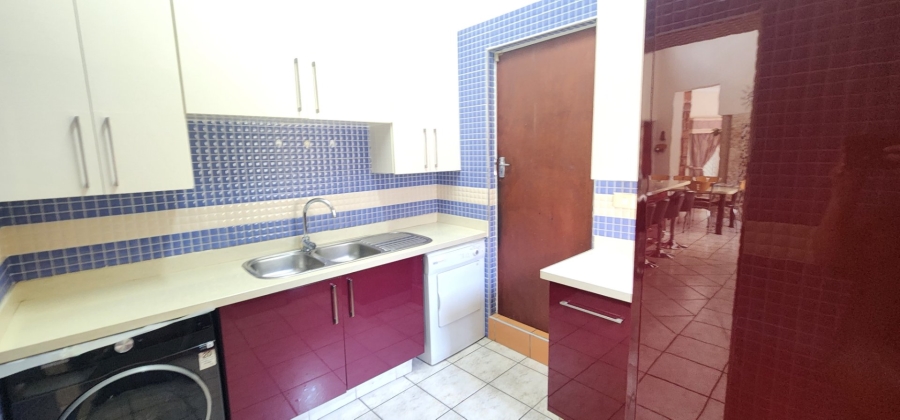 5 Bedroom Property for Sale in Claudius Gauteng