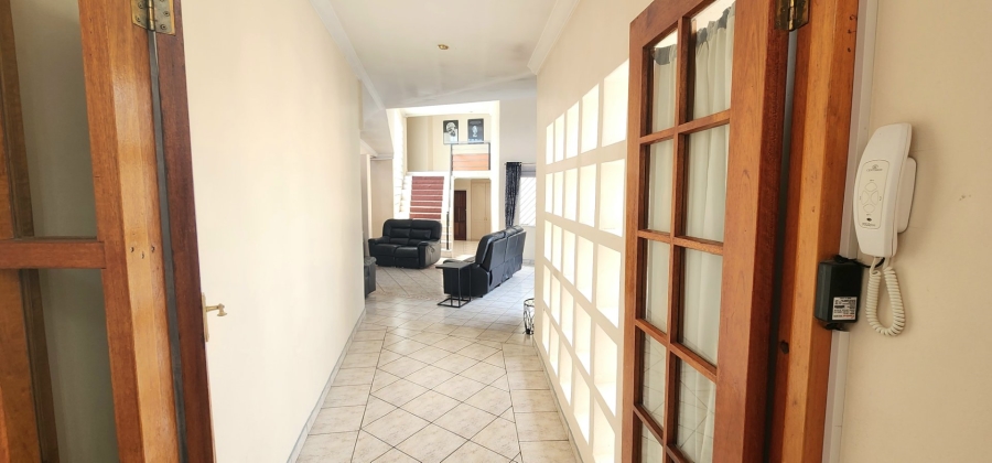 5 Bedroom Property for Sale in Claudius Gauteng