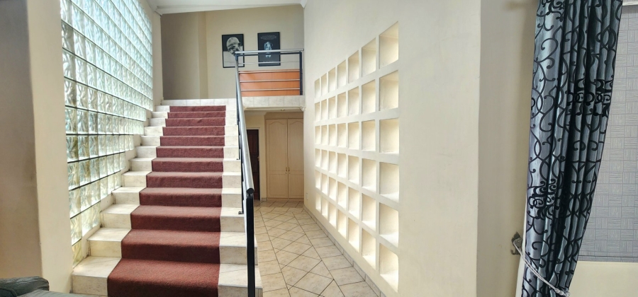 5 Bedroom Property for Sale in Claudius Gauteng