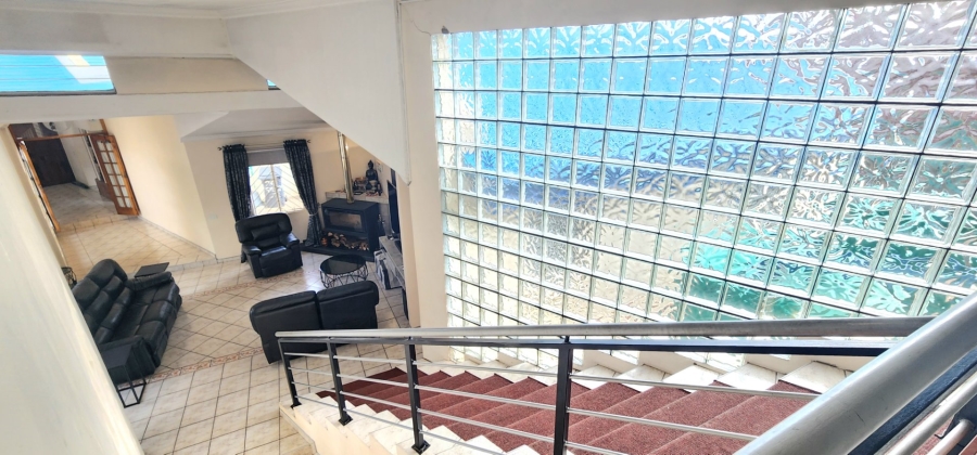 5 Bedroom Property for Sale in Claudius Gauteng