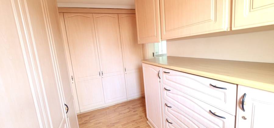 5 Bedroom Property for Sale in Claudius Gauteng