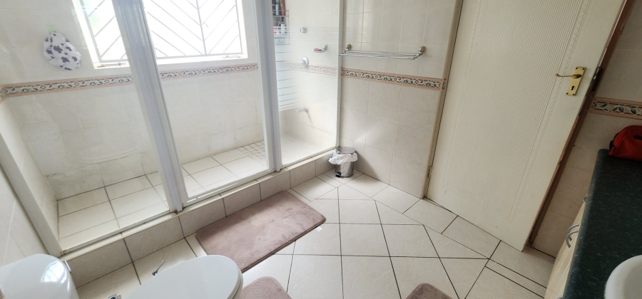 5 Bedroom Property for Sale in Claudius Gauteng