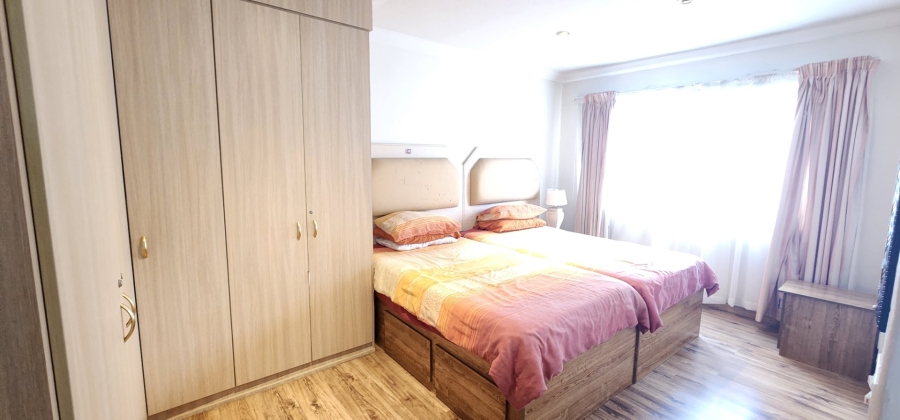 5 Bedroom Property for Sale in Claudius Gauteng