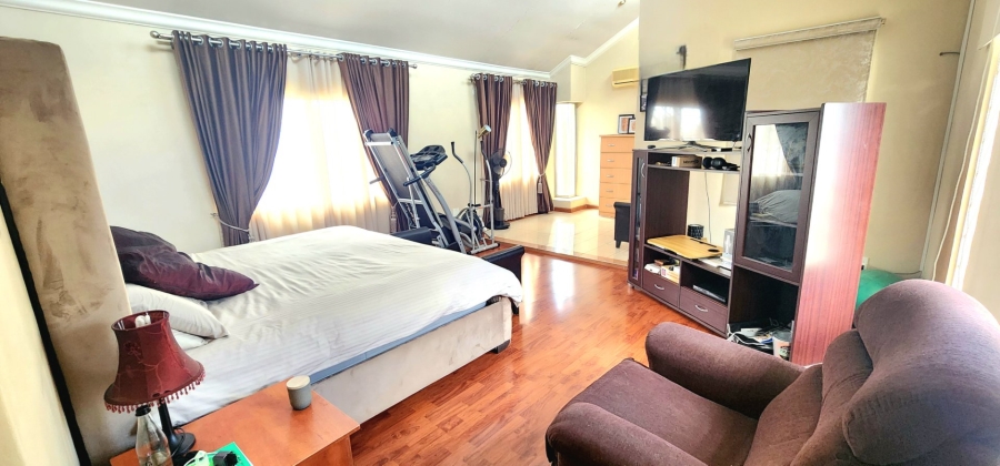 5 Bedroom Property for Sale in Claudius Gauteng