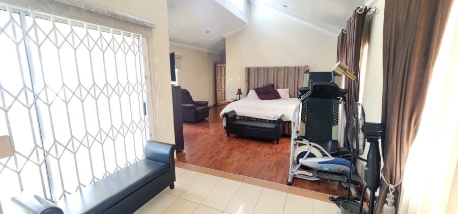 5 Bedroom Property for Sale in Claudius Gauteng