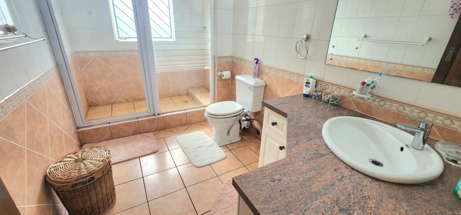 5 Bedroom Property for Sale in Claudius Gauteng