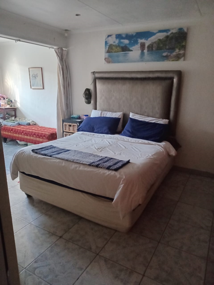 3 Bedroom Property for Sale in Lotus Gardens Gauteng