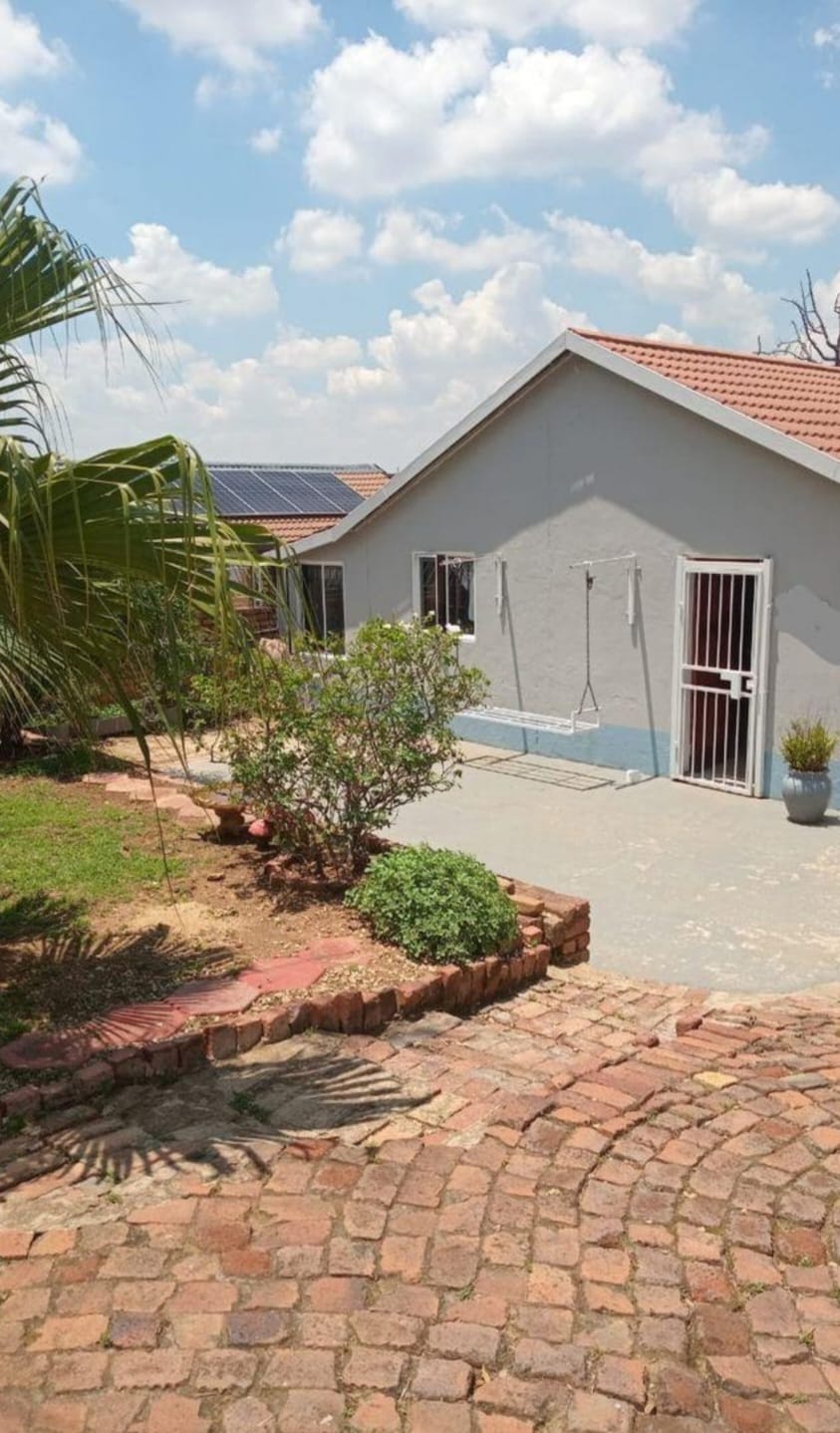 3 Bedroom Property for Sale in Lotus Gardens Gauteng