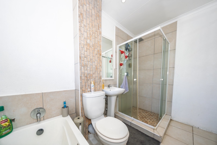 2 Bedroom Property for Sale in Eden Glen Gauteng