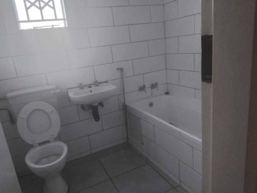 3 Bedroom Property for Sale in Rosslyn Gauteng