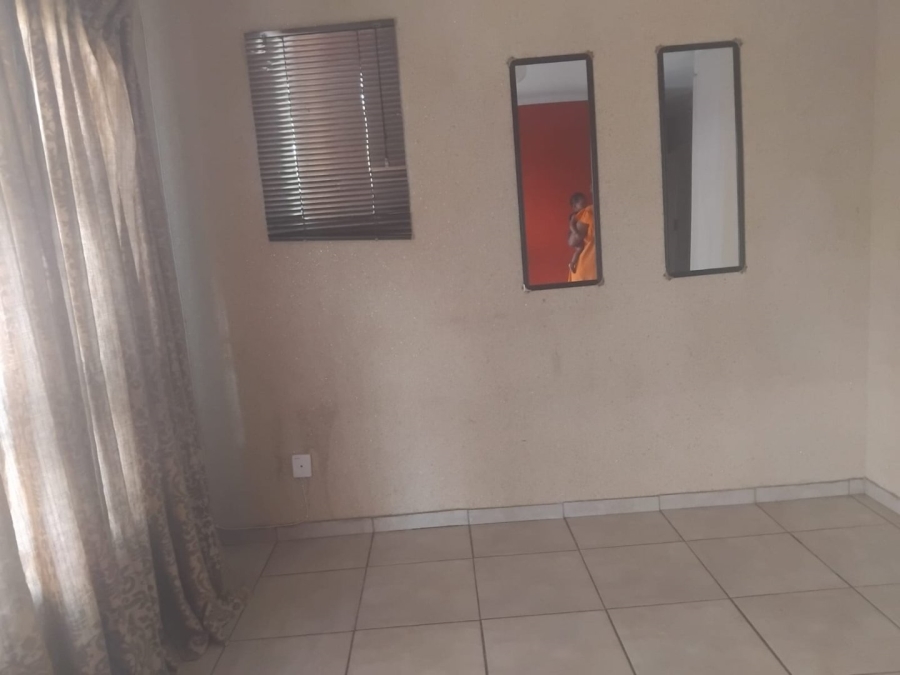 3 Bedroom Property for Sale in Rosslyn Gauteng
