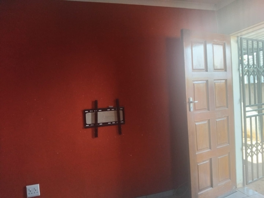 3 Bedroom Property for Sale in Rosslyn Gauteng