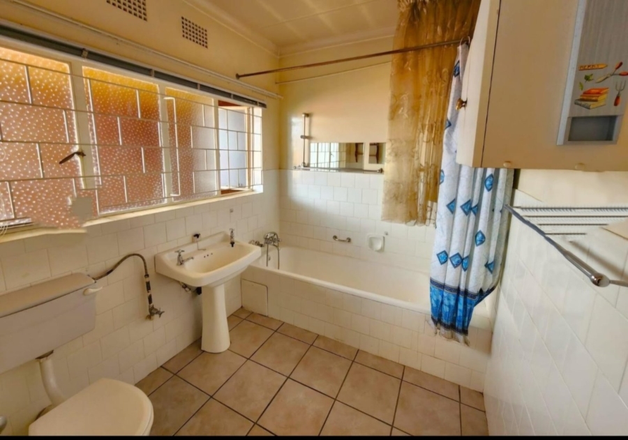 2 Bedroom Property for Sale in Strubenvale Gauteng
