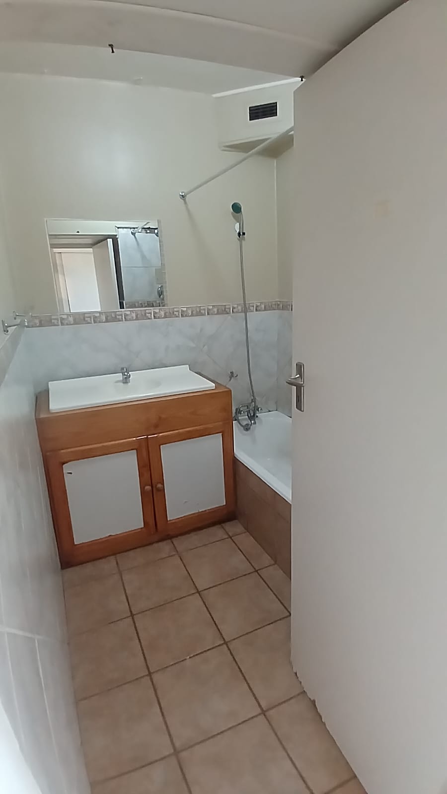 To Let 2 Bedroom Property for Rent in Bedford Gardens Gauteng