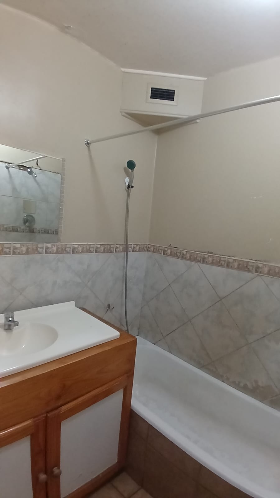 To Let 2 Bedroom Property for Rent in Bedford Gardens Gauteng