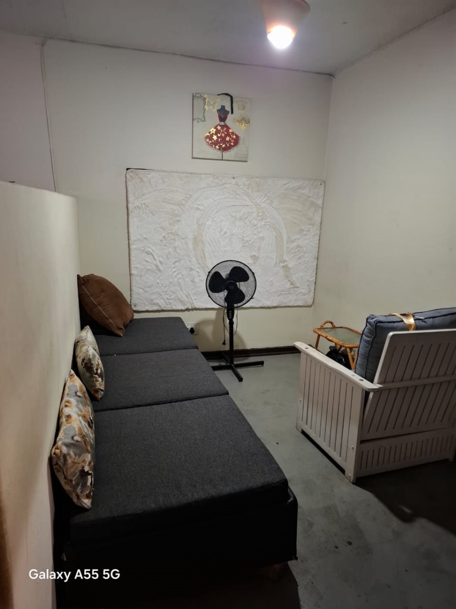 To Let 1 Bedroom Property for Rent in Dawnview Gauteng