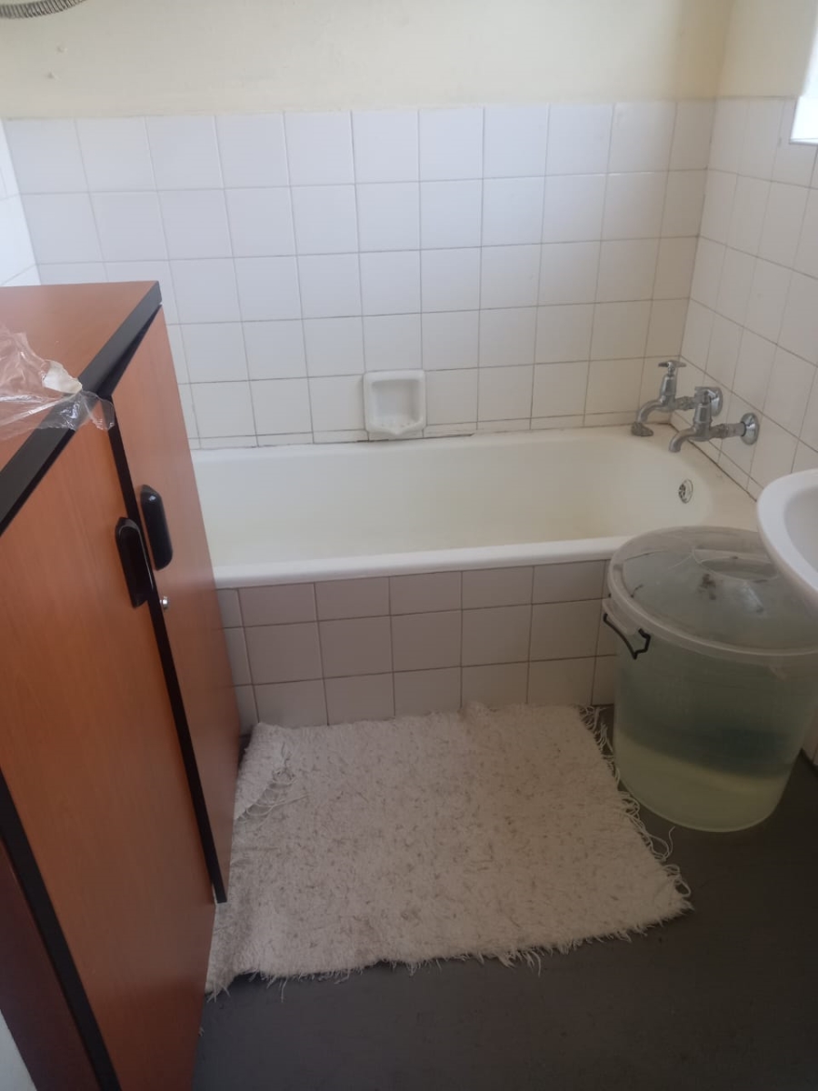 To Let 1 Bedroom Property for Rent in Dawnview Gauteng