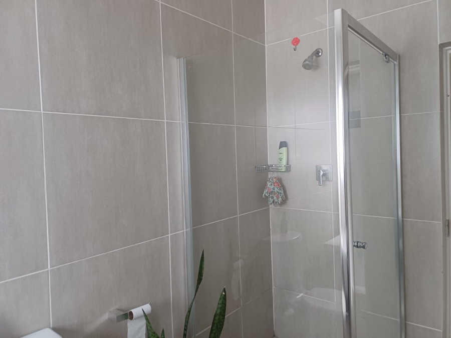 To Let 2 Bedroom Property for Rent in Greenstone Ridge Gauteng