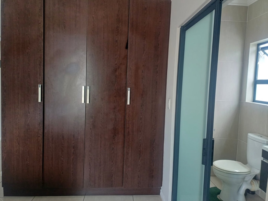 To Let 2 Bedroom Property for Rent in Greenstone Ridge Gauteng