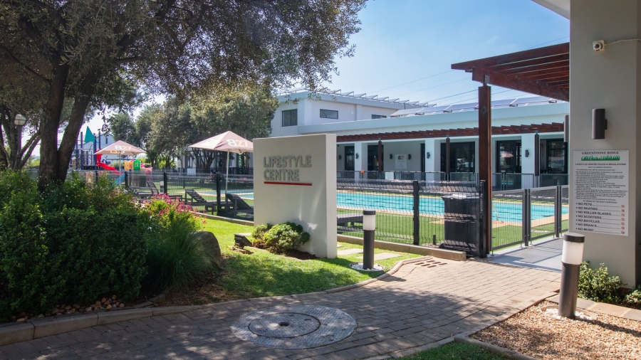 To Let 2 Bedroom Property for Rent in Greenstone Ridge Gauteng