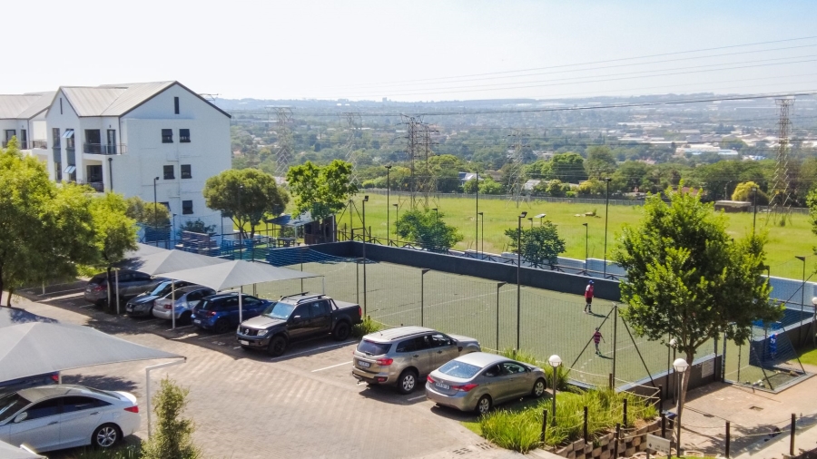To Let 2 Bedroom Property for Rent in Greenstone Ridge Gauteng