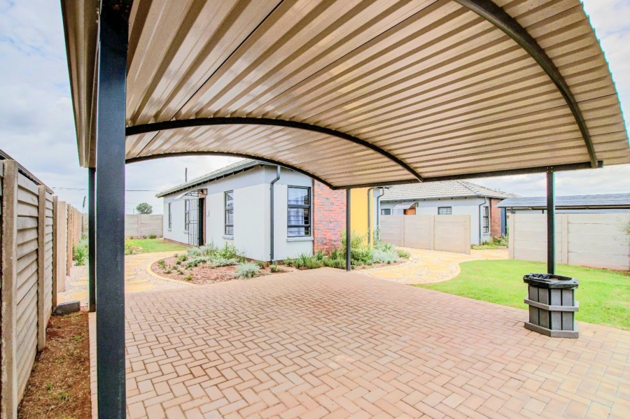 3 Bedroom Property for Sale in Protea Glen Gauteng