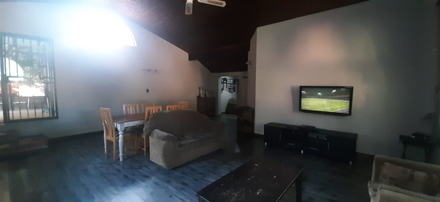 4 Bedroom Property for Sale in Florauna Gauteng