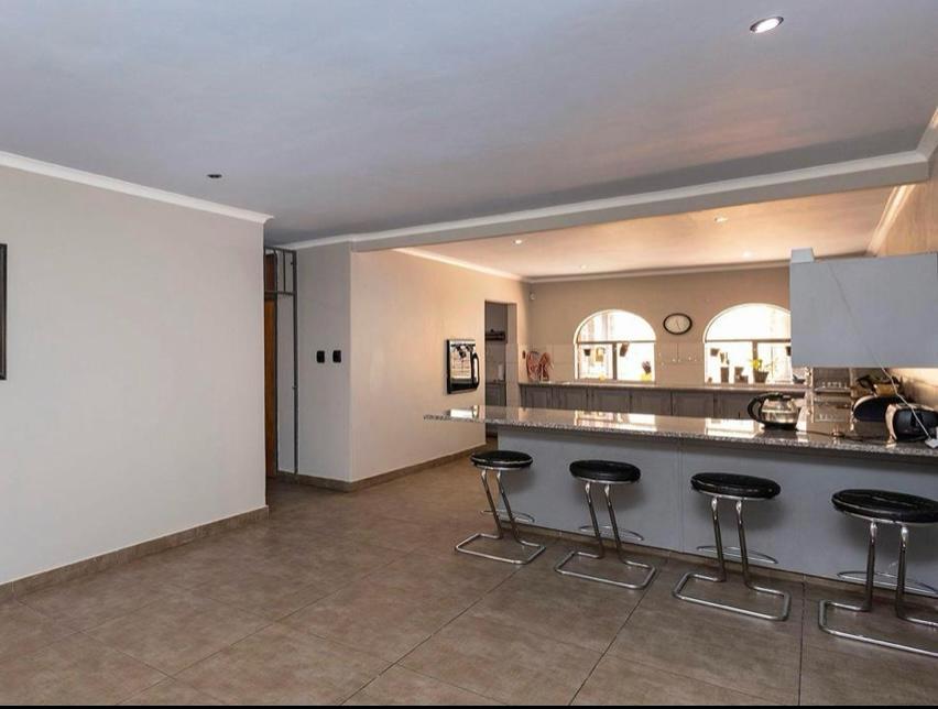 4 Bedroom Property for Sale in Florauna Gauteng