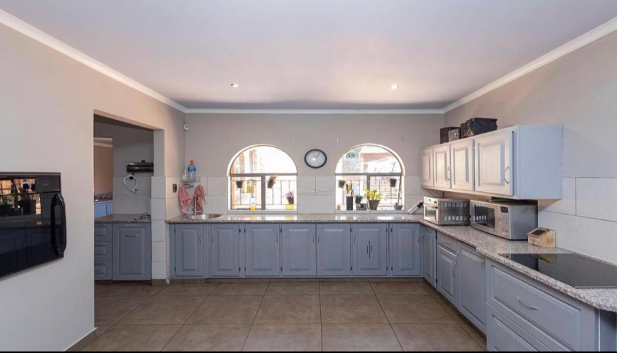 4 Bedroom Property for Sale in Florauna Gauteng