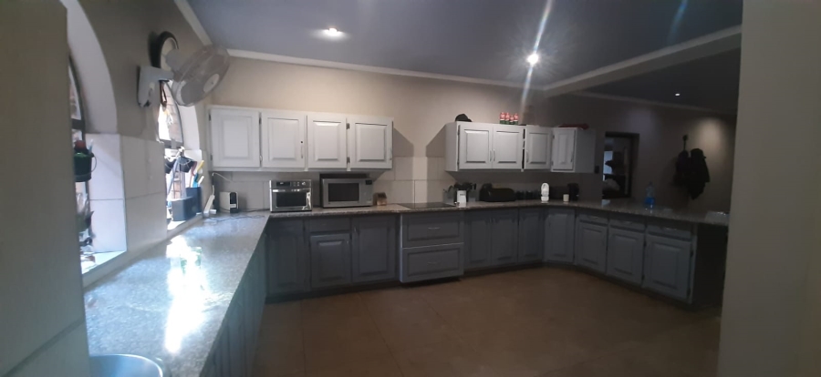 4 Bedroom Property for Sale in Florauna Gauteng