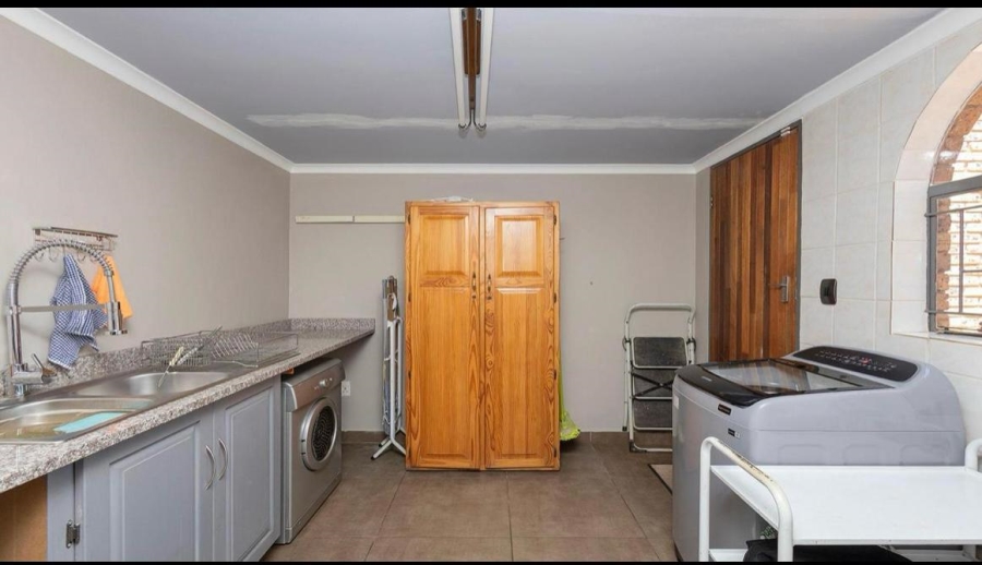4 Bedroom Property for Sale in Florauna Gauteng