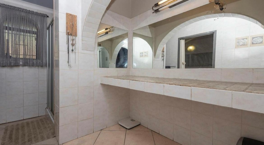 4 Bedroom Property for Sale in Florauna Gauteng