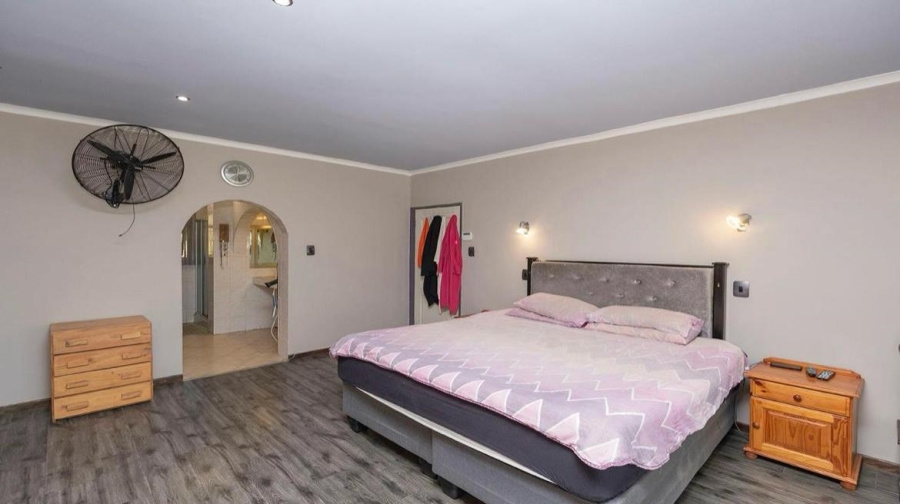 4 Bedroom Property for Sale in Florauna Gauteng