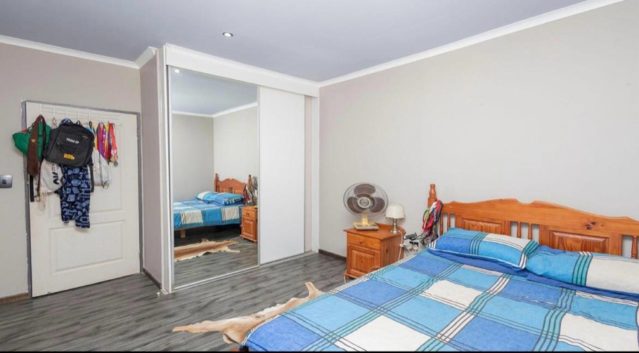 4 Bedroom Property for Sale in Florauna Gauteng