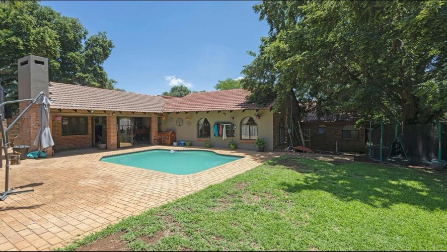 4 Bedroom Property for Sale in Florauna Gauteng