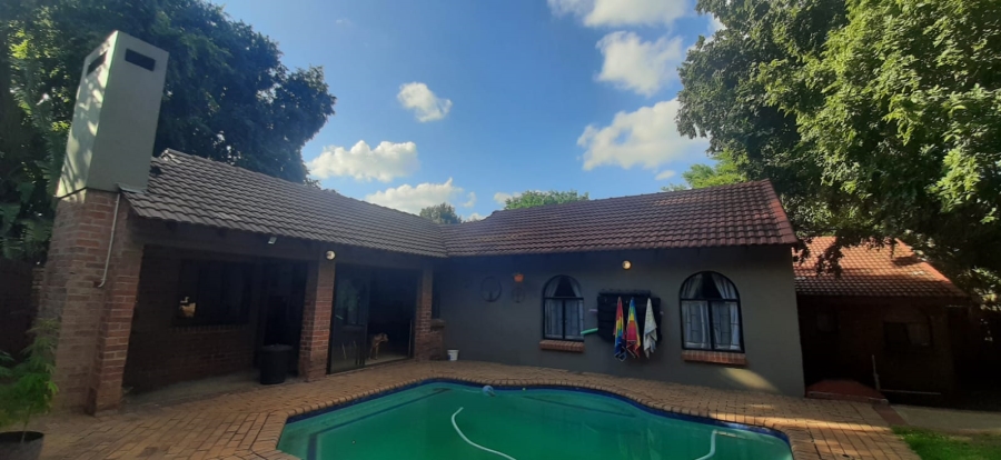 4 Bedroom Property for Sale in Florauna Gauteng