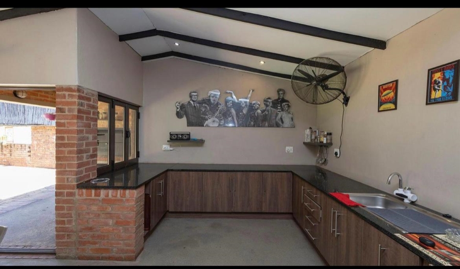 4 Bedroom Property for Sale in Florauna Gauteng