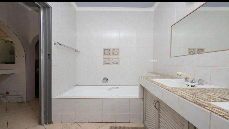 4 Bedroom Property for Sale in Florauna Gauteng