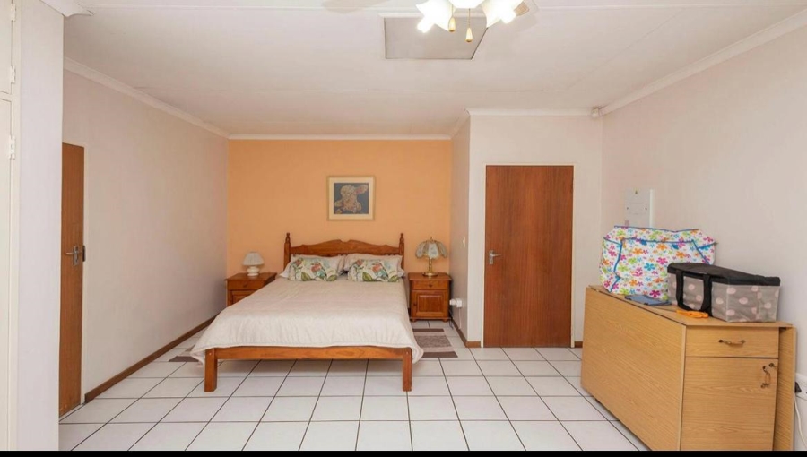 4 Bedroom Property for Sale in Florauna Gauteng