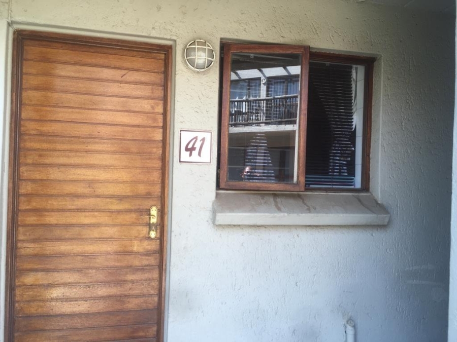 2 Bedroom Property for Sale in Bloubosrand Gauteng