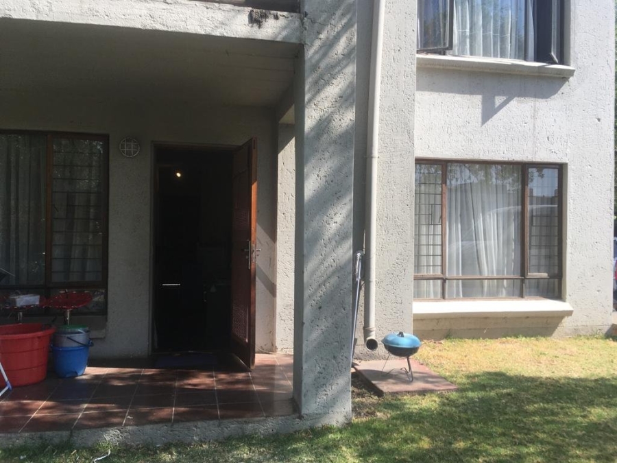 2 Bedroom Property for Sale in Bloubosrand Gauteng