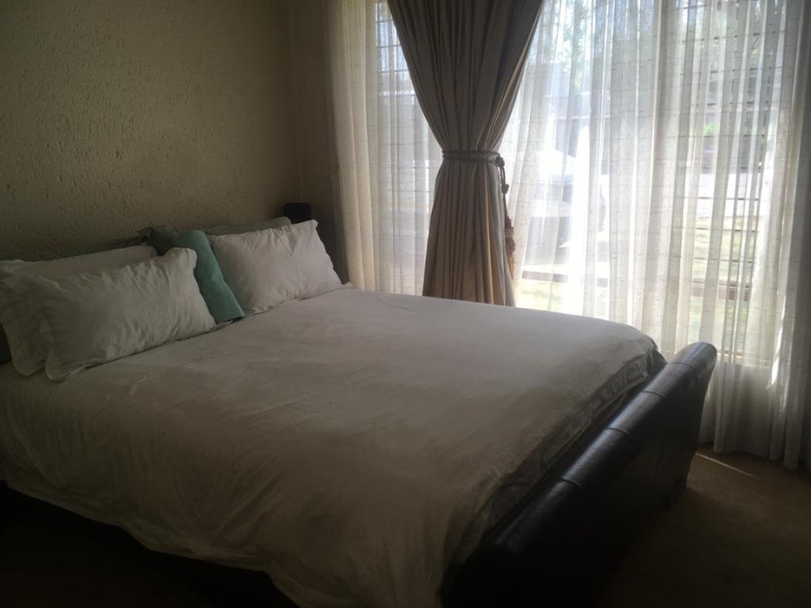 2 Bedroom Property for Sale in Bloubosrand Gauteng