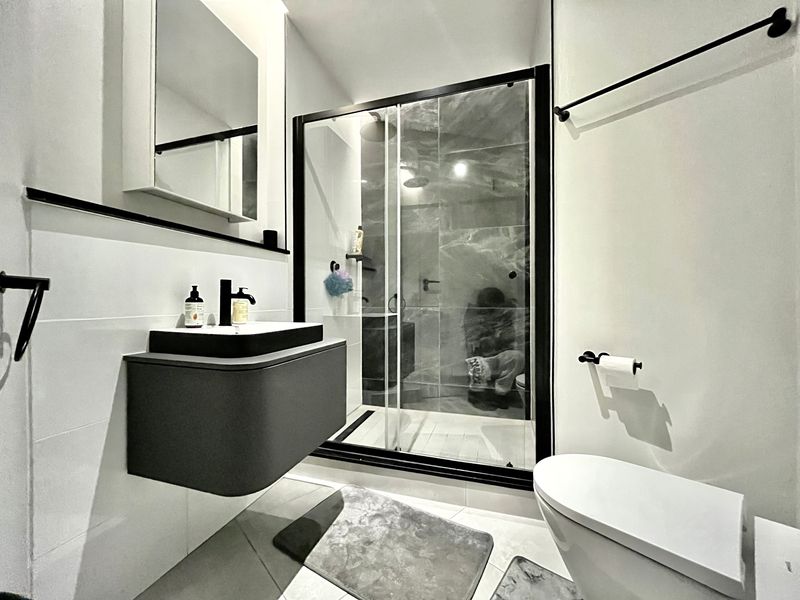 To Let 2 Bedroom Property for Rent in Waterfall Gauteng