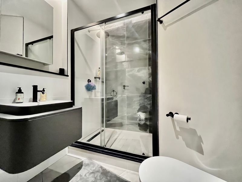 To Let 2 Bedroom Property for Rent in Waterfall Gauteng