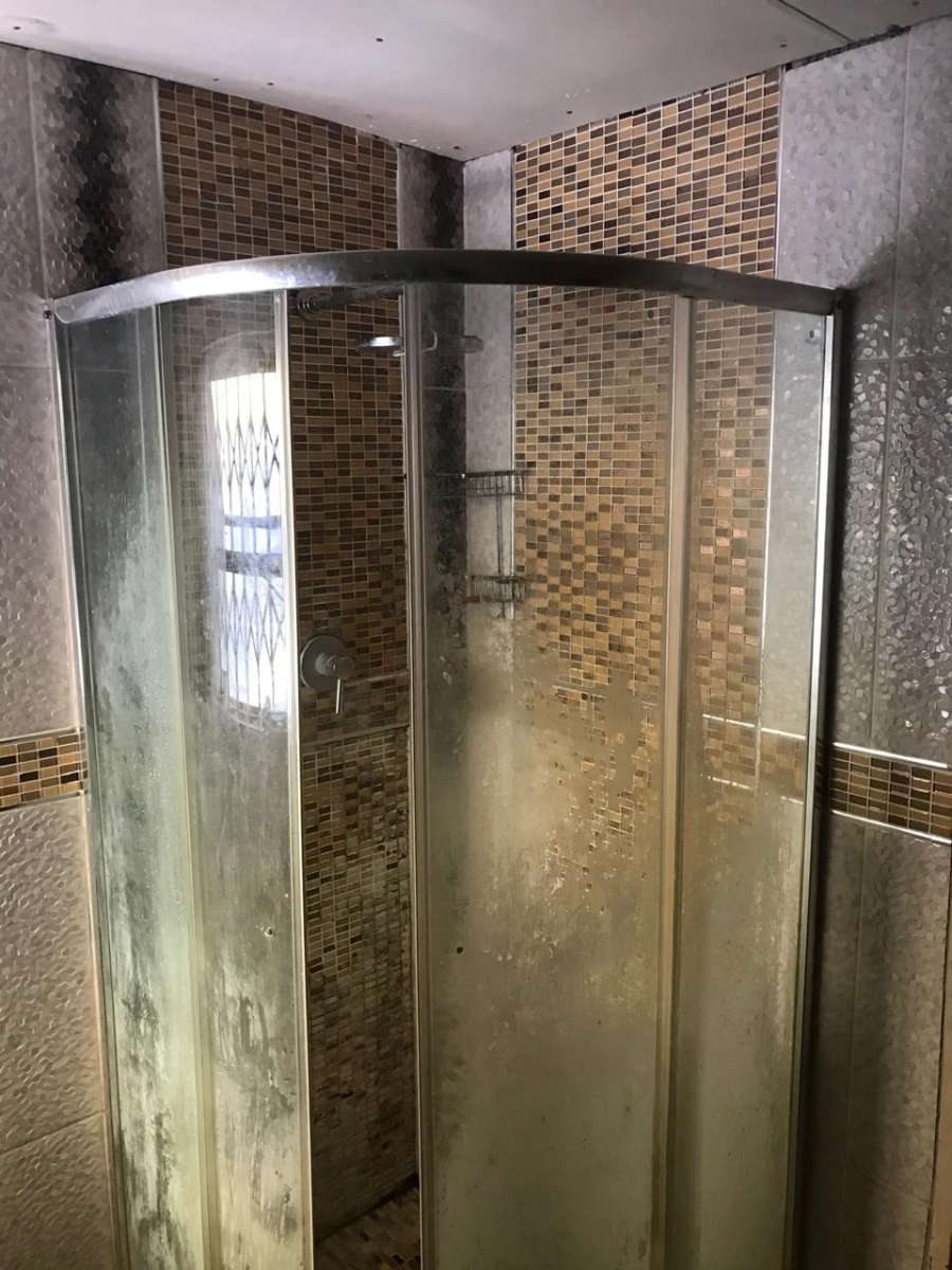 5 Bedroom Property for Sale in Kagiso Gauteng