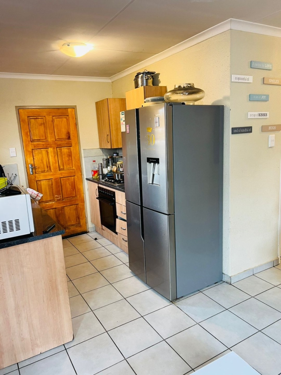 To Let 3 Bedroom Property for Rent in Alberton Central Gauteng