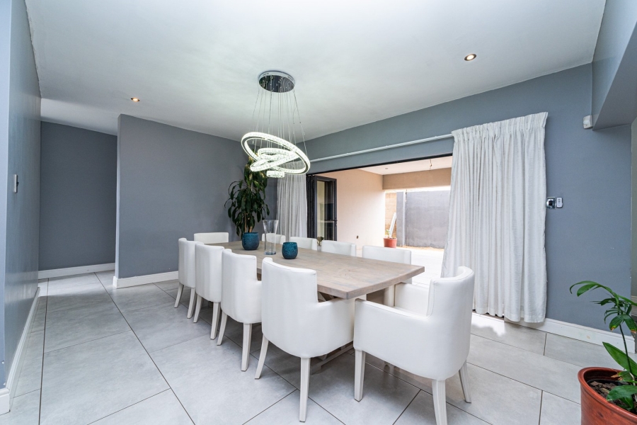 To Let 6 Bedroom Property for Rent in Fleurhof Gauteng