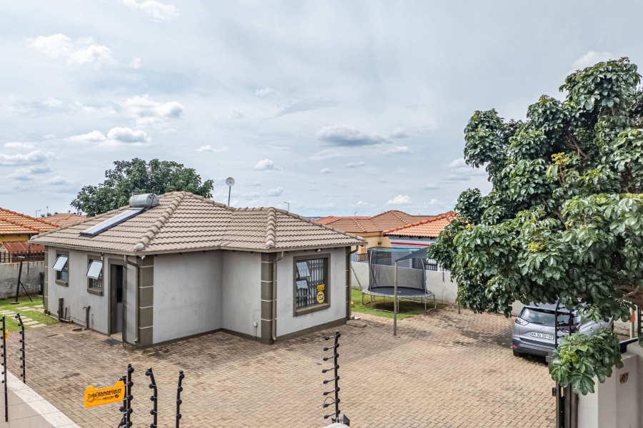 2 Bedroom Property for Sale in The Orchards Gauteng